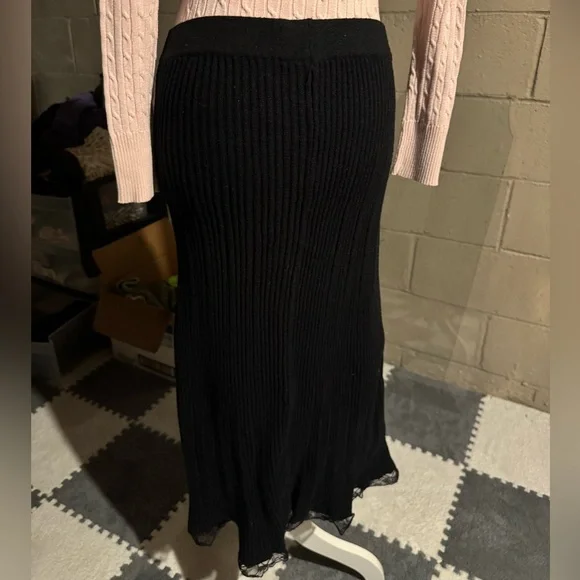 SHEIN Midi Skirt - Picture 2 of 2